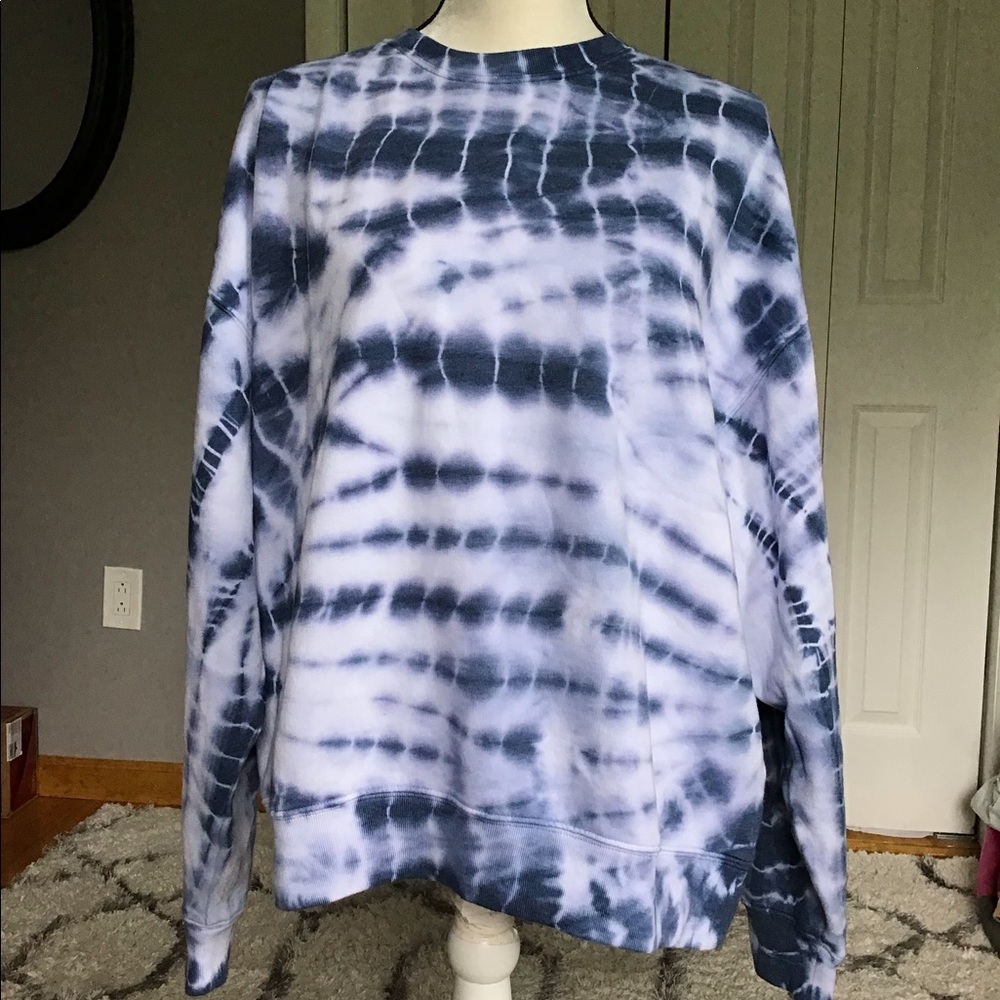 New PINK long sleeve sweater size M